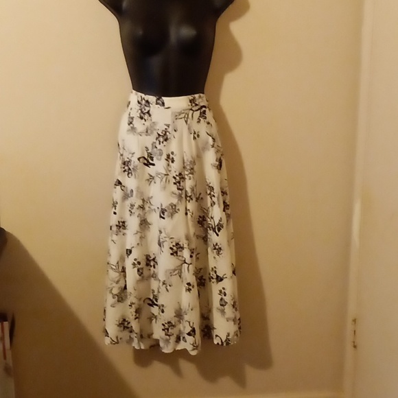 Who What Wear Dresses & Skirts - 🆕NWT Who What Wear A-line linen blend midi skirt